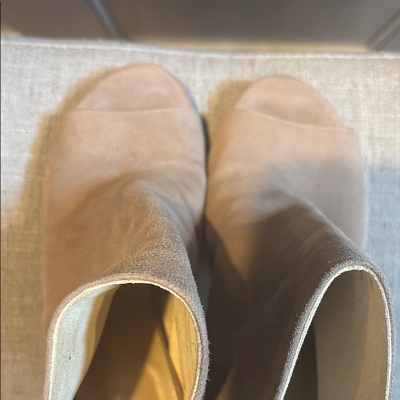 Stuart weitzman Tan Suede Peep-Toe Heeled Booties 7M - Picture 8 of 8